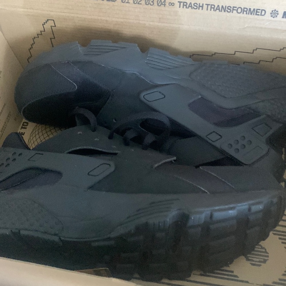 black huraches